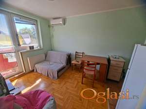Izdaje se jednosoban stan odmah pored Master centra